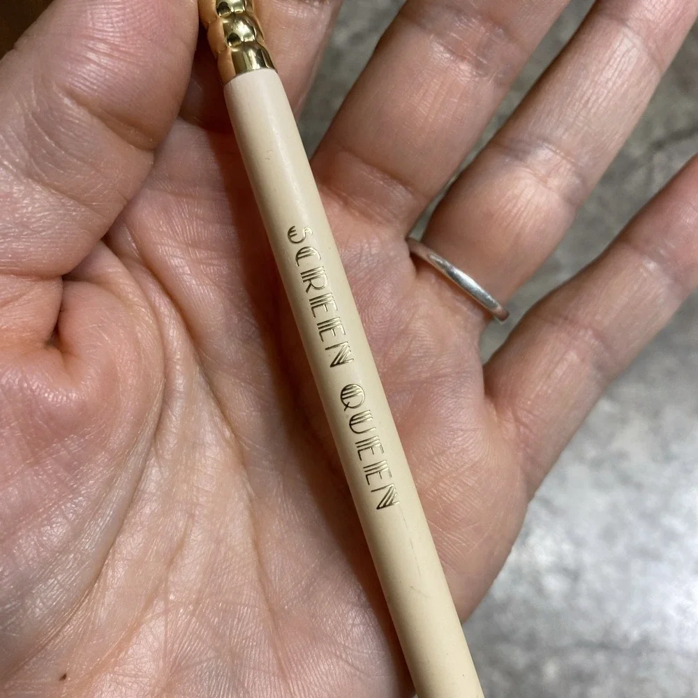 Zoeva 142 Luxe Eye Blender Brush -‎ Screen Queen New